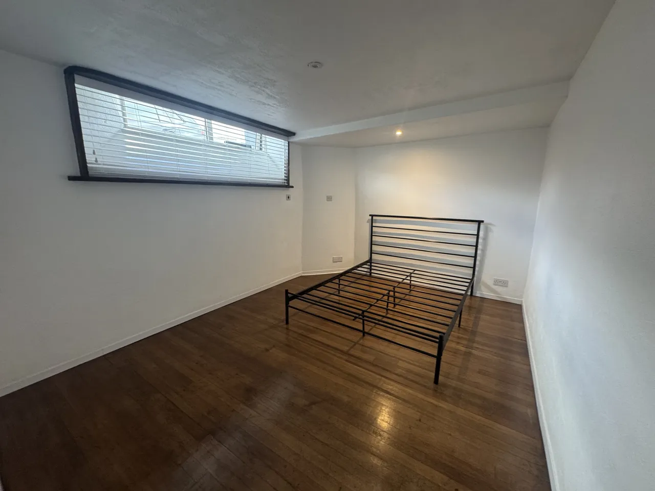 Higher Compton Road, PL3, photo 5