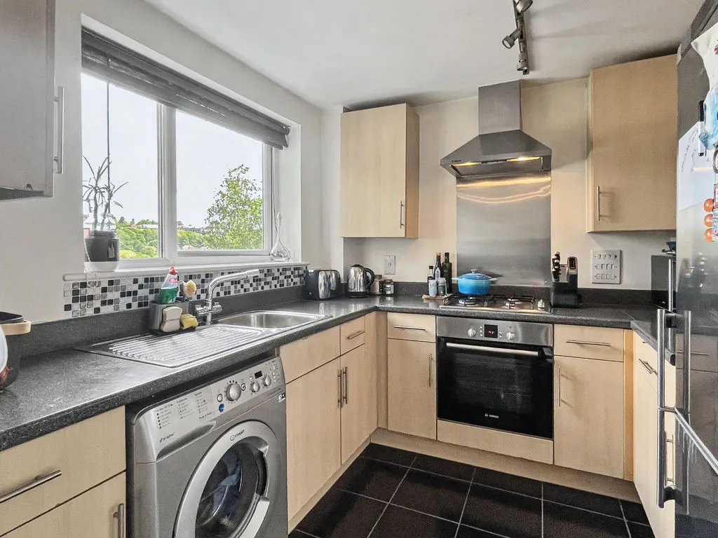 St Hughs Avenue, High Wycombe HP13 7TZ, photo 4