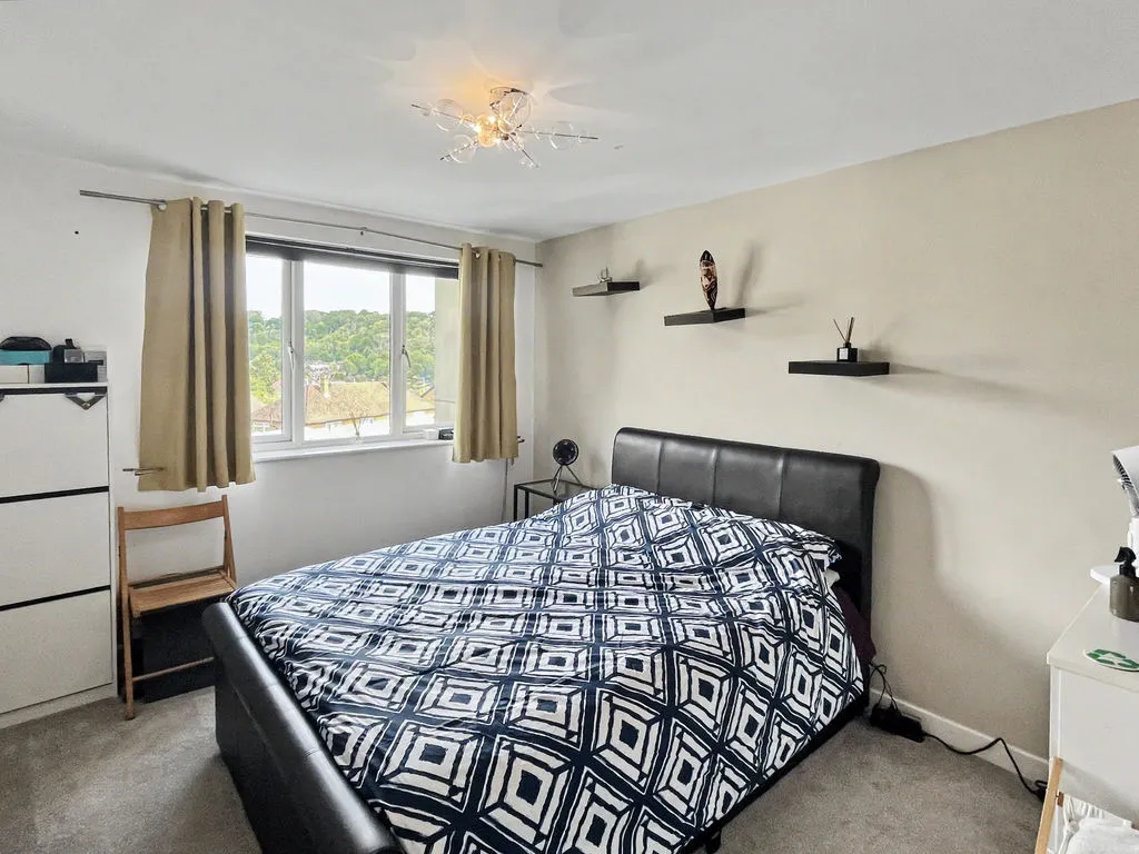 St Hughs Avenue, High Wycombe HP13 7TZ, photo 9