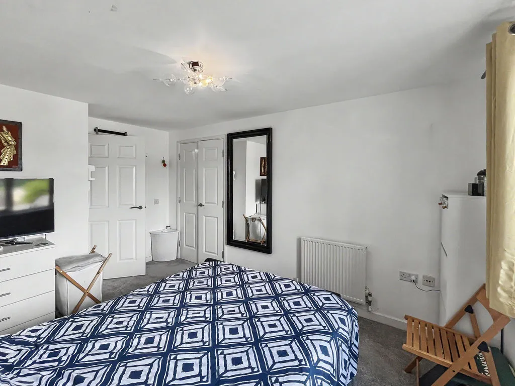 St Hughs Avenue, High Wycombe HP13 7TZ, photo 12