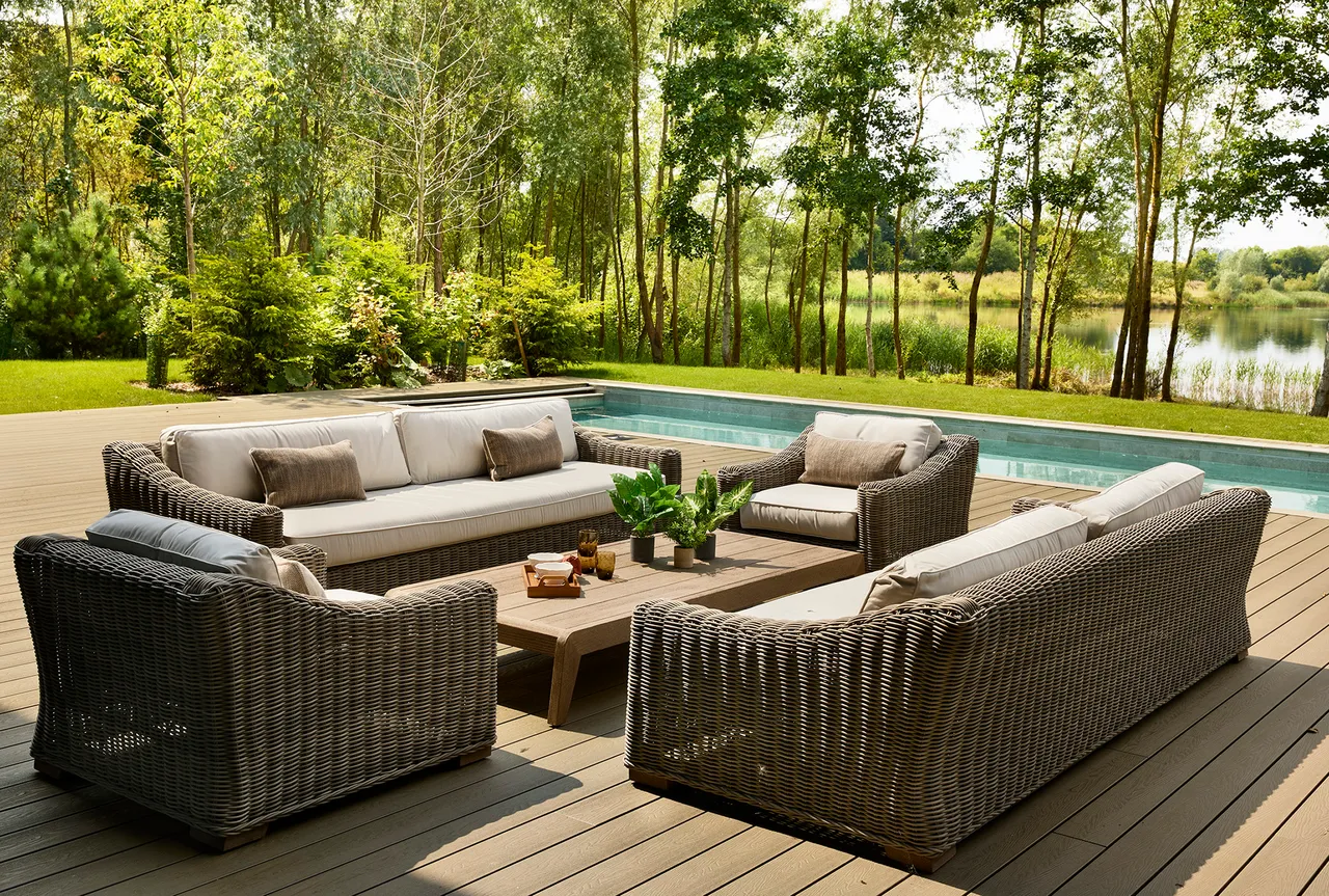 6 bed house for sale, Swan Lake House, The Cotswolds, GL7