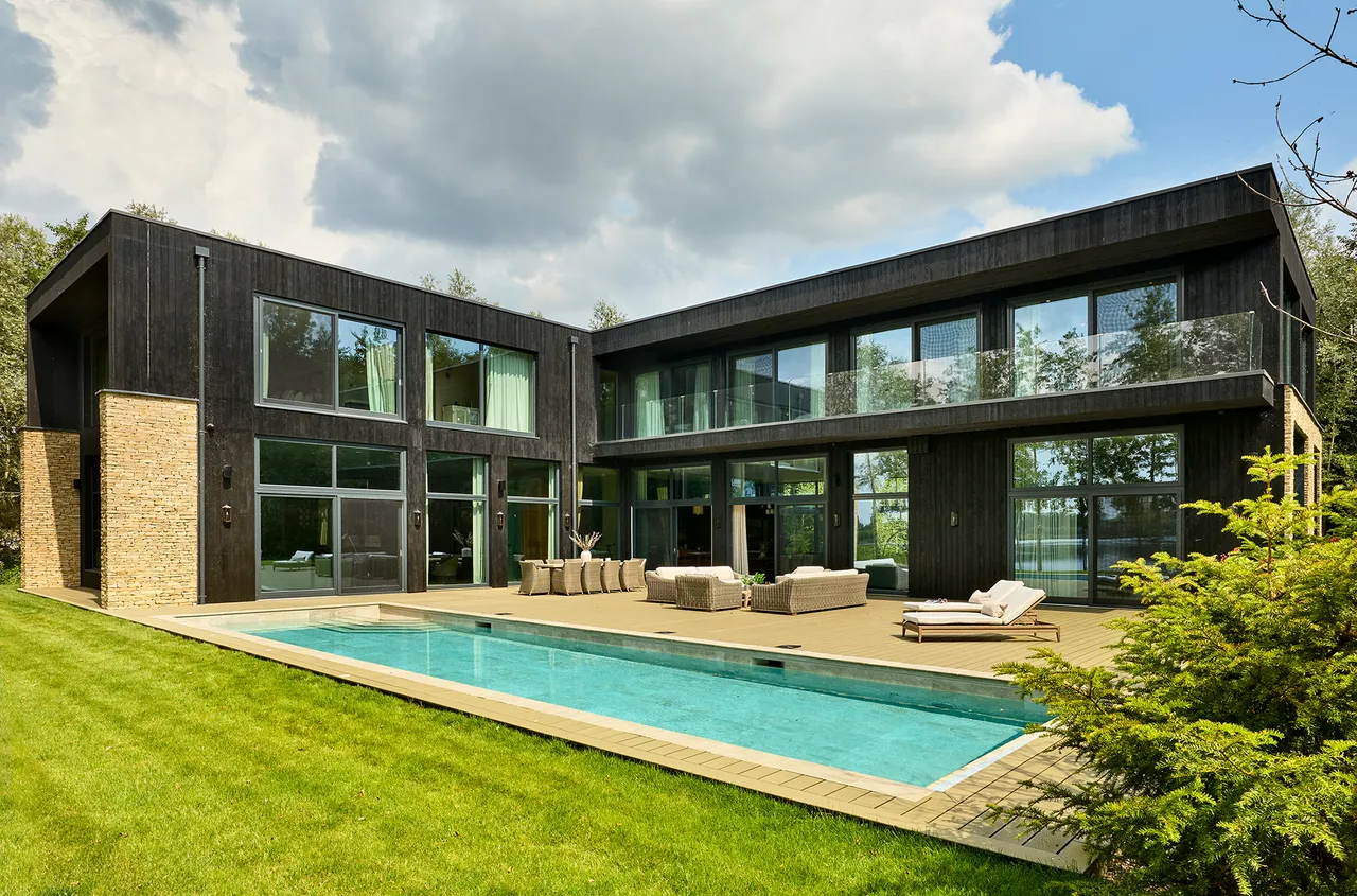 Swan Lake House, The Cotswolds, GL7, photo 13
