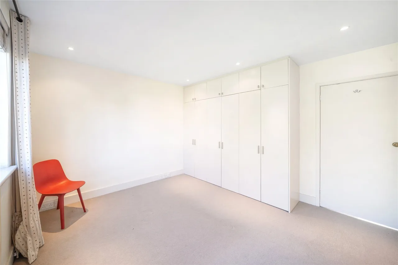 Bedford Road, London, W4, photo 10