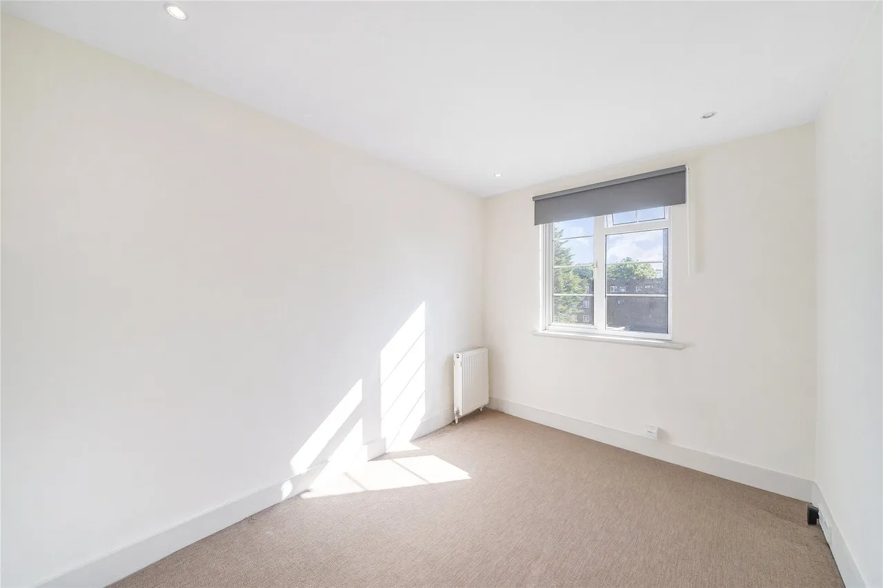 Bedford Road, London, W4, photo 9