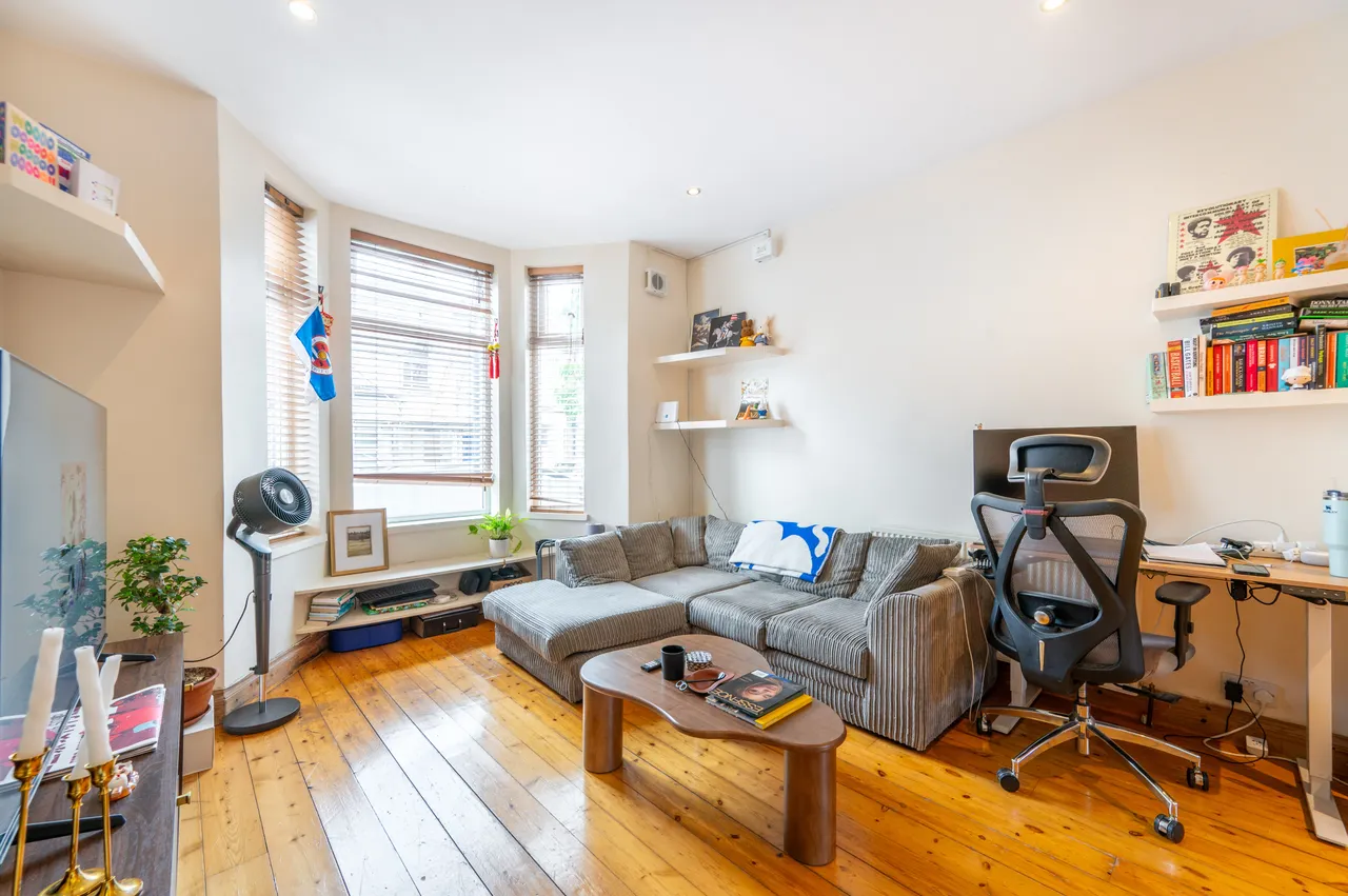 1 bed flat for sale — Flat 1, 21 Napier Road, London