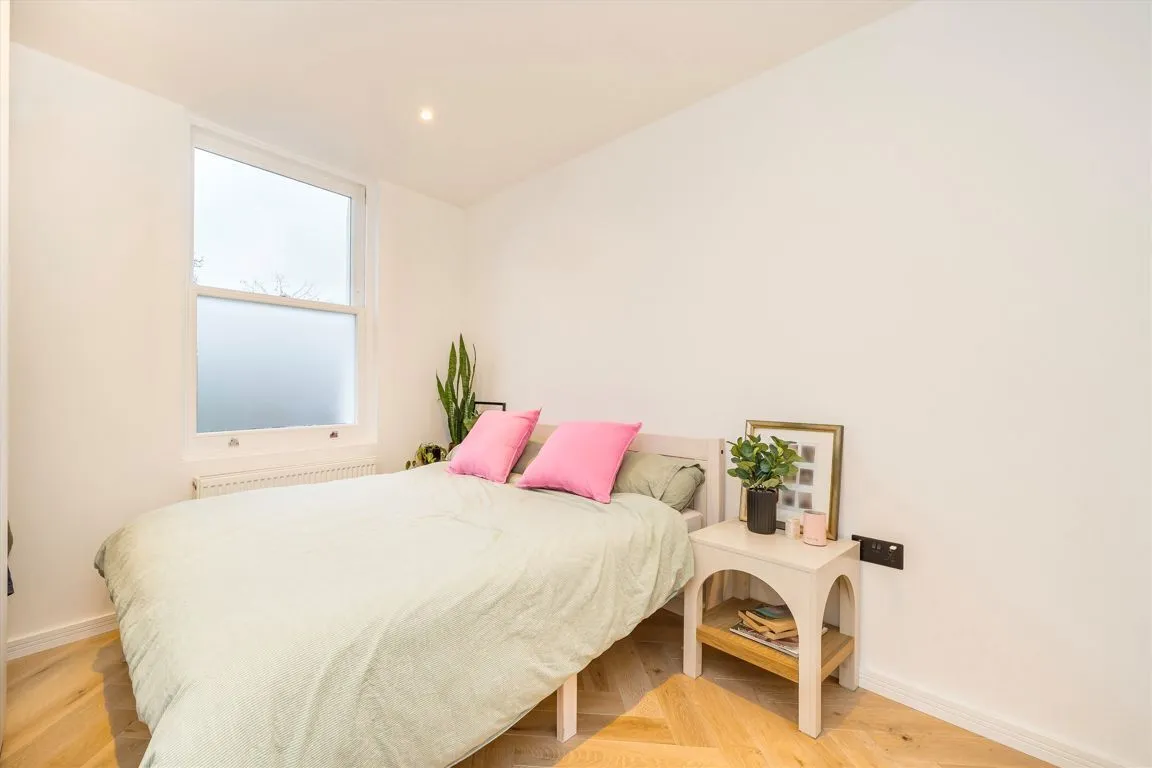 Shepherds Bush Road, W6, photo 5