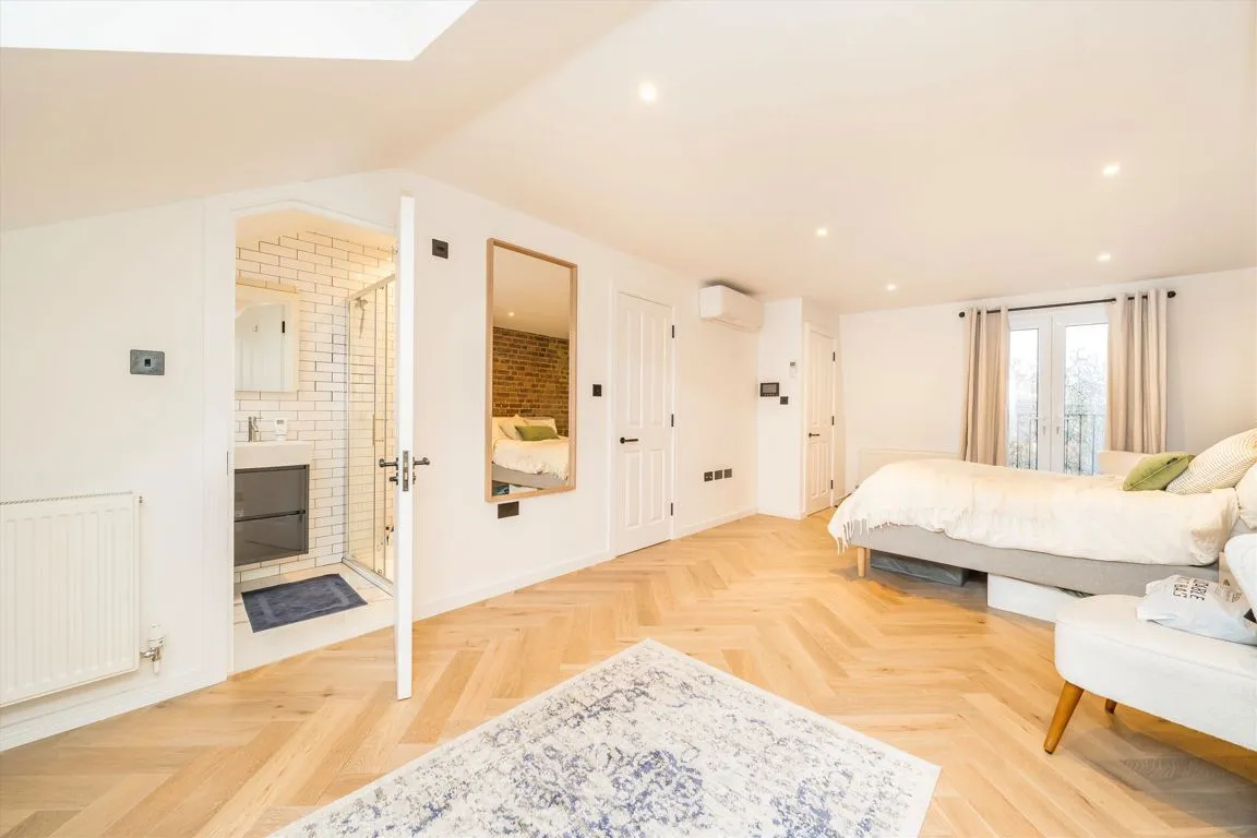 Shepherds Bush Road, W6, photo 6