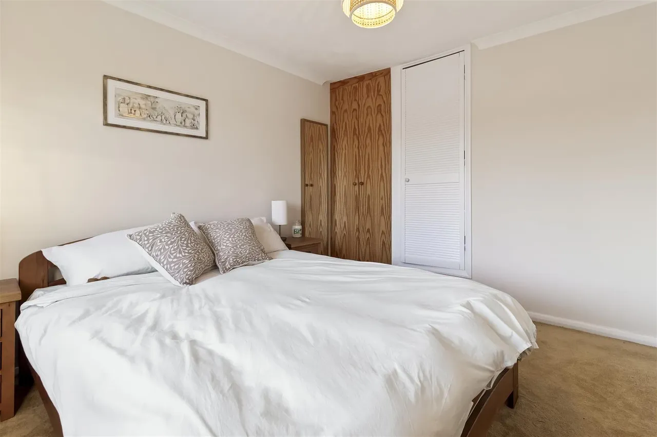 Somerset Close, Worthing, photo 17