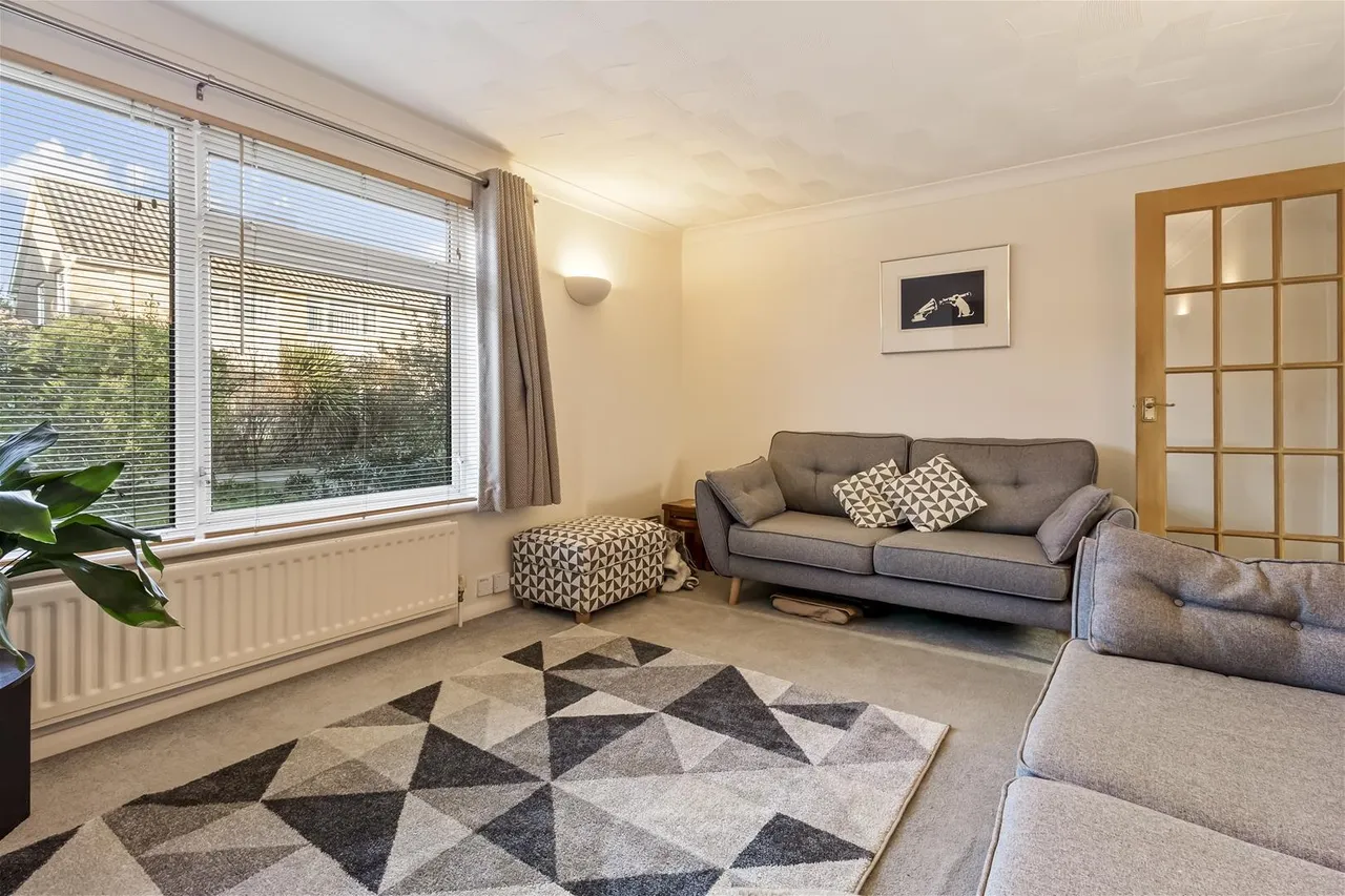 Somerset Close, Worthing, photo 4