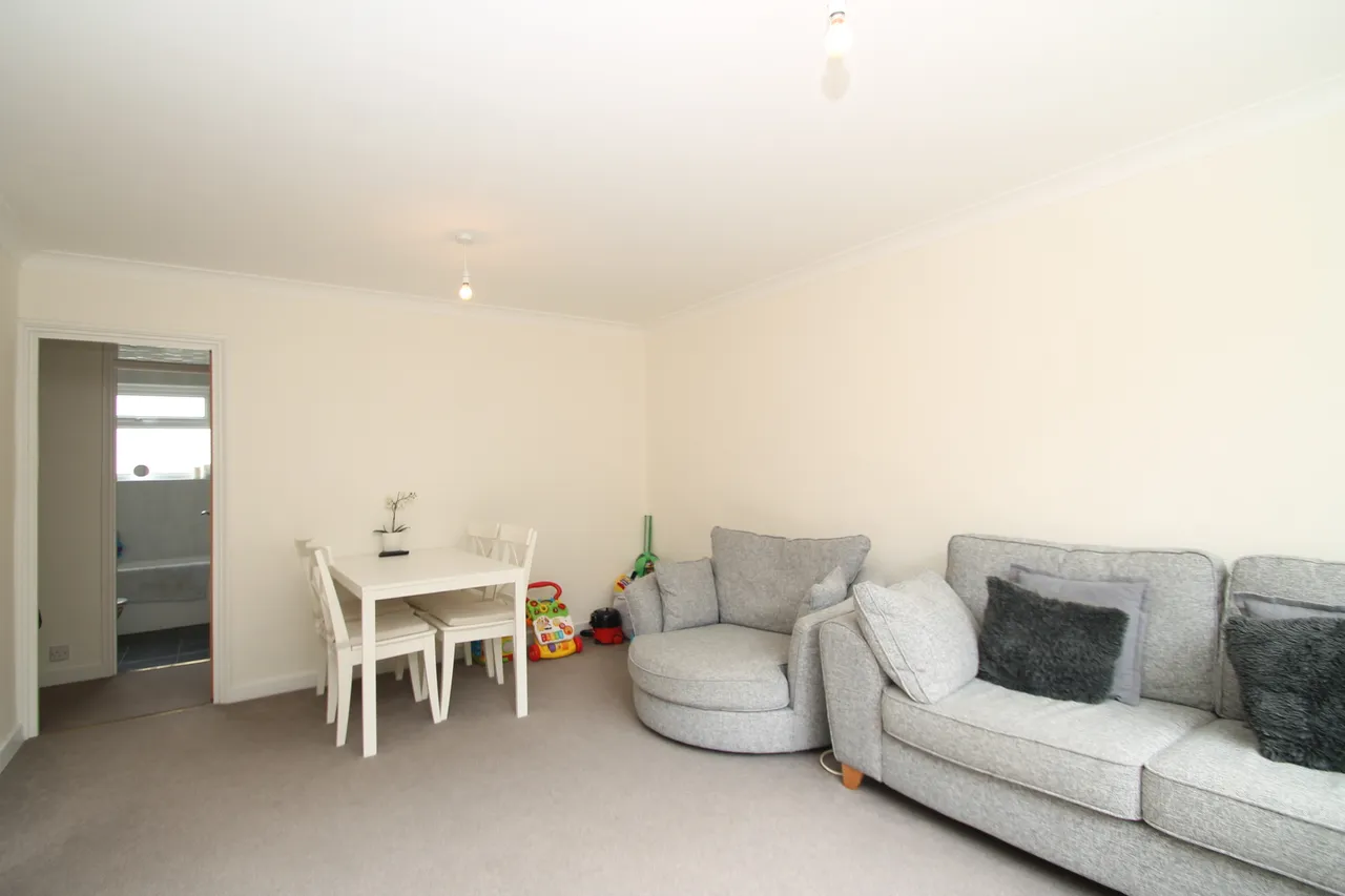 Station Road, Redhill, RH1, photo 9