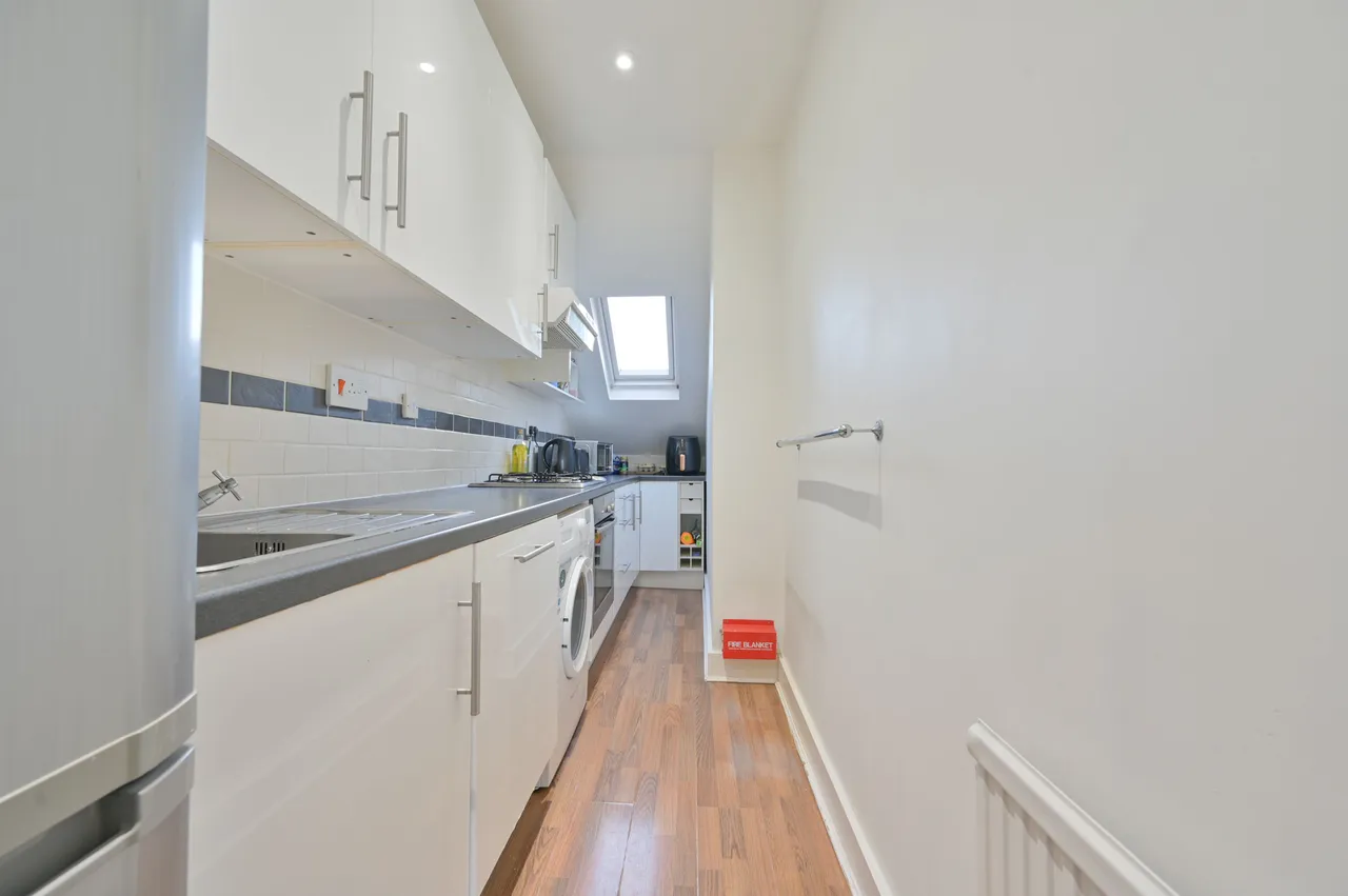 London, SW4, photo 7