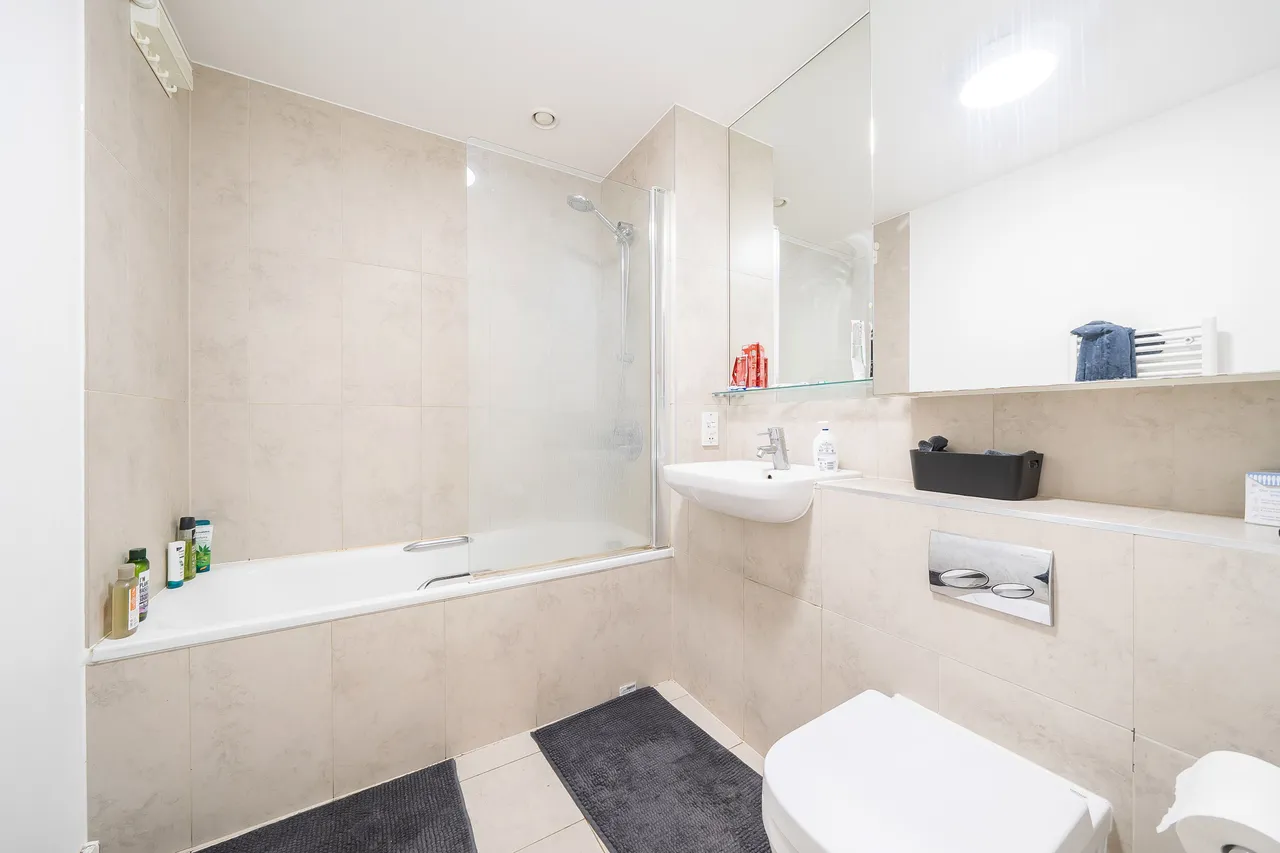 Flat 202, Quadrant Court, Empire Way, Wembley, photo 7