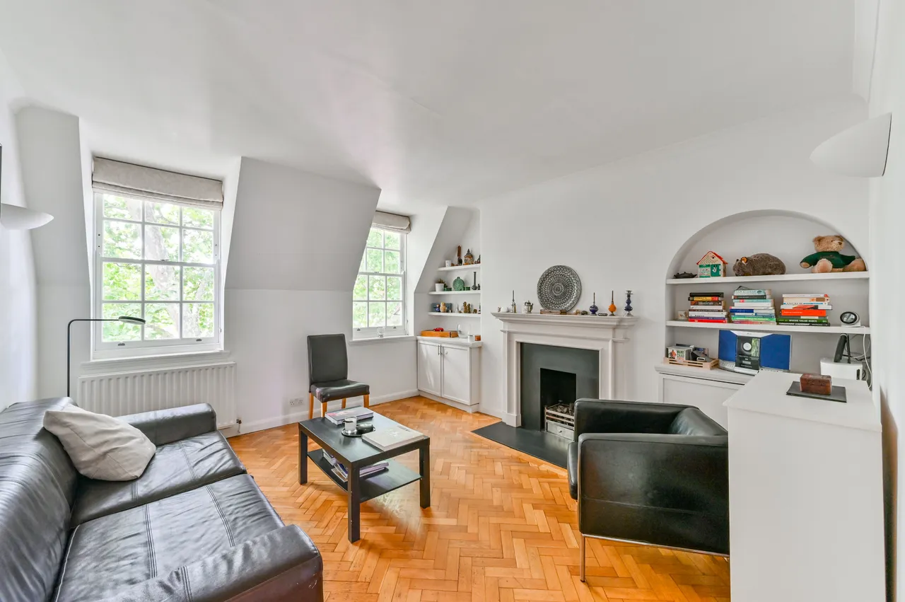 3 bed flat to rent — 29 Ingelow House, Holland Street, London