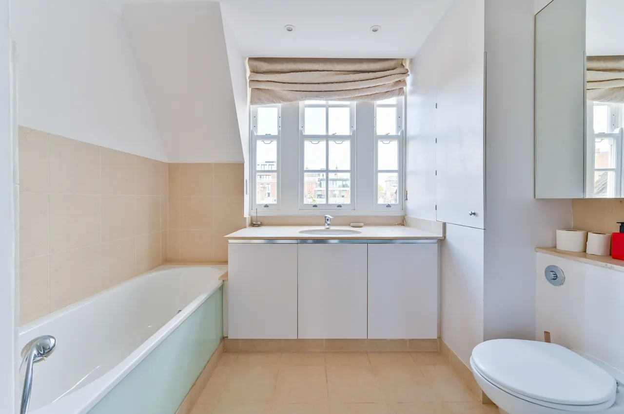 29 Ingelow House, Holland Street, London, photo 10