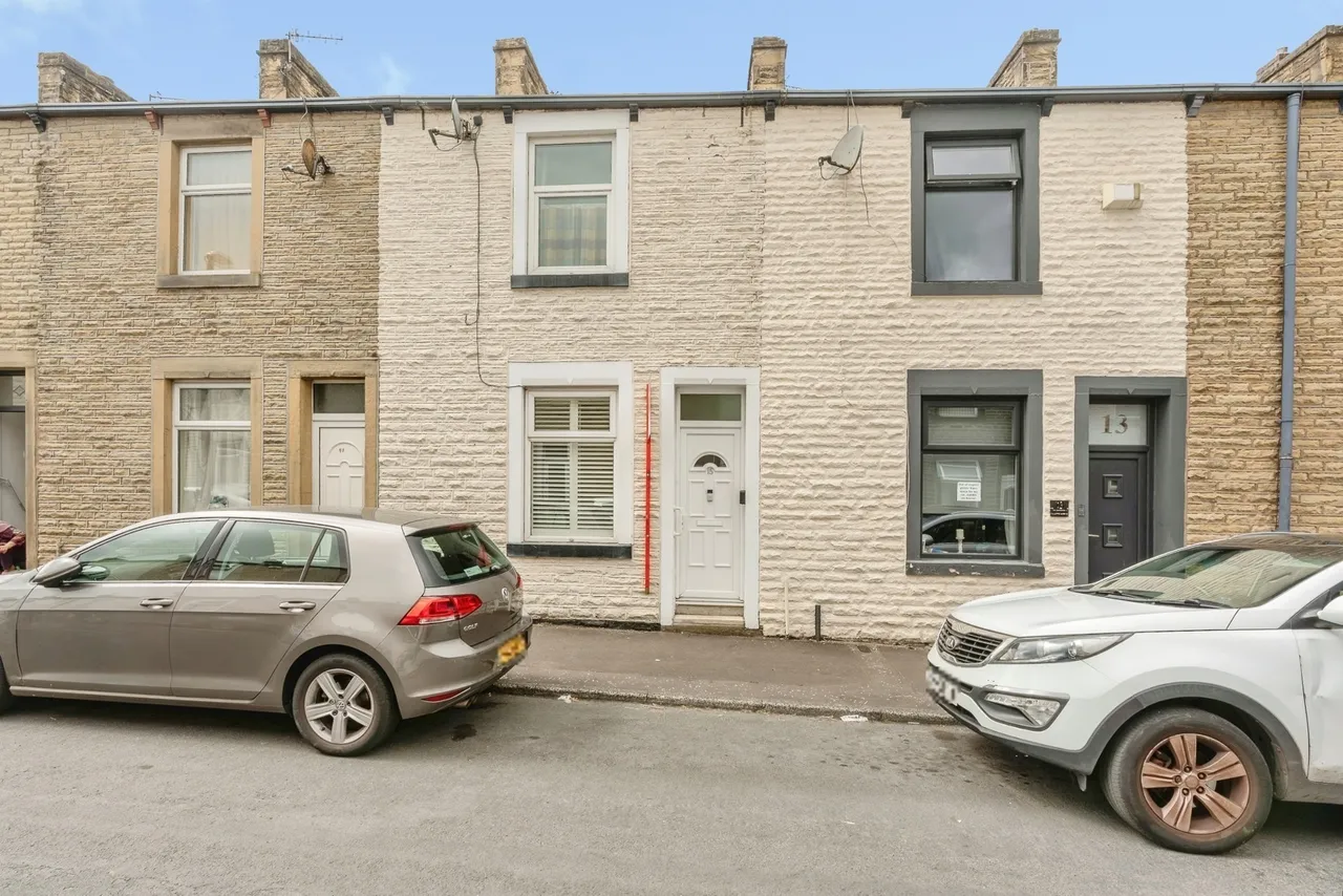 2 bed house for sale — Claughton Street, Burnley, Lancashire, BB10