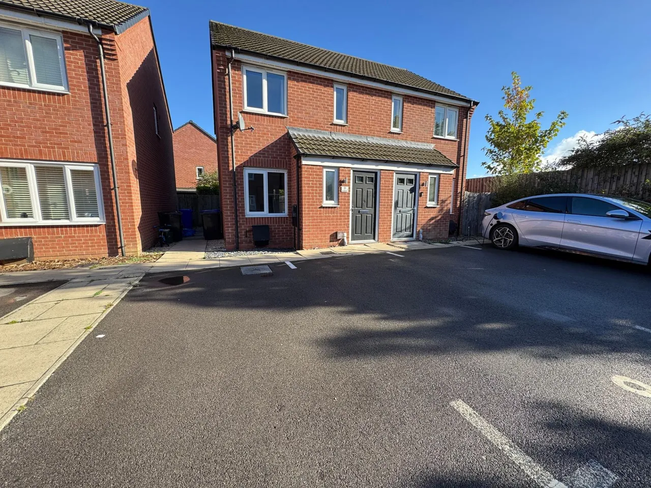 2 bed house for sale, Adkins Close, Burton-On-Trent, DE14