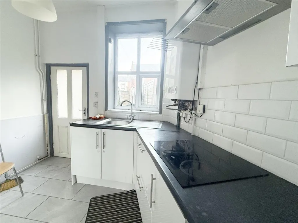 Halliwell Road, Bolton, BL1, photo 4