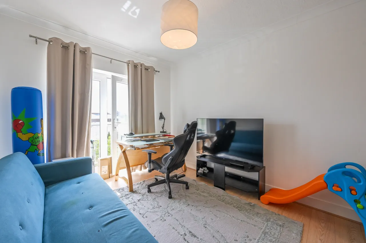 2 bed flat for sale — Flat 20 Lyndhurst Lodge, 2 Millennium Drive, London