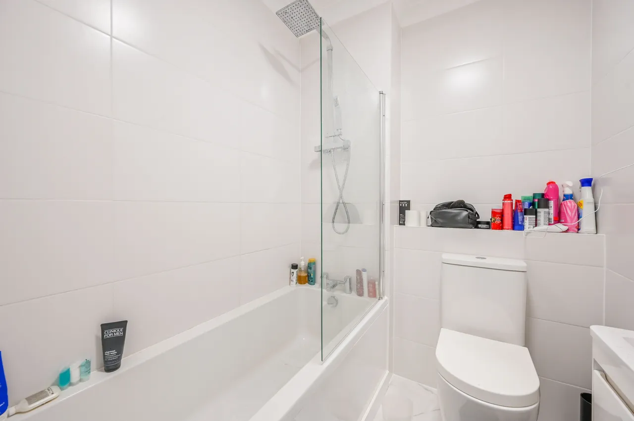 Flat 20 Lyndhurst Lodge, 2 Millennium Drive, London, photo 8