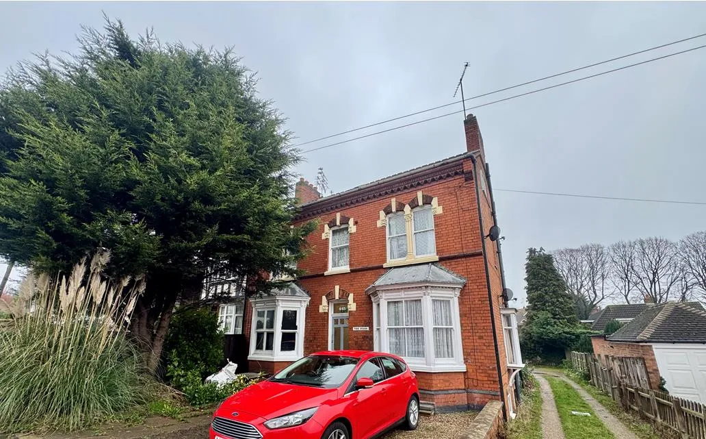 2 bed flat to rent, Loughborough Road, Birstall, LE4
