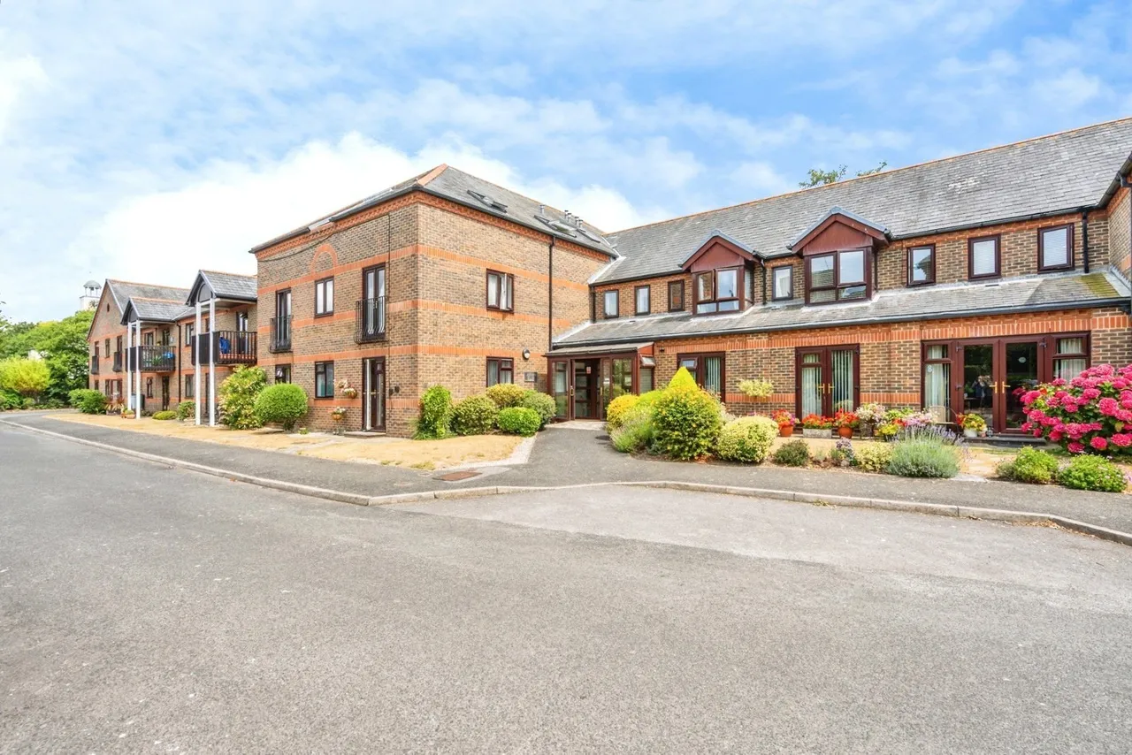 2 bed flat for sale, Marian Way, Bognor Regis, PO21