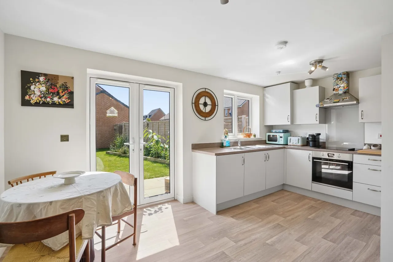 Vickers Way, Grove, OX12, photo 2
