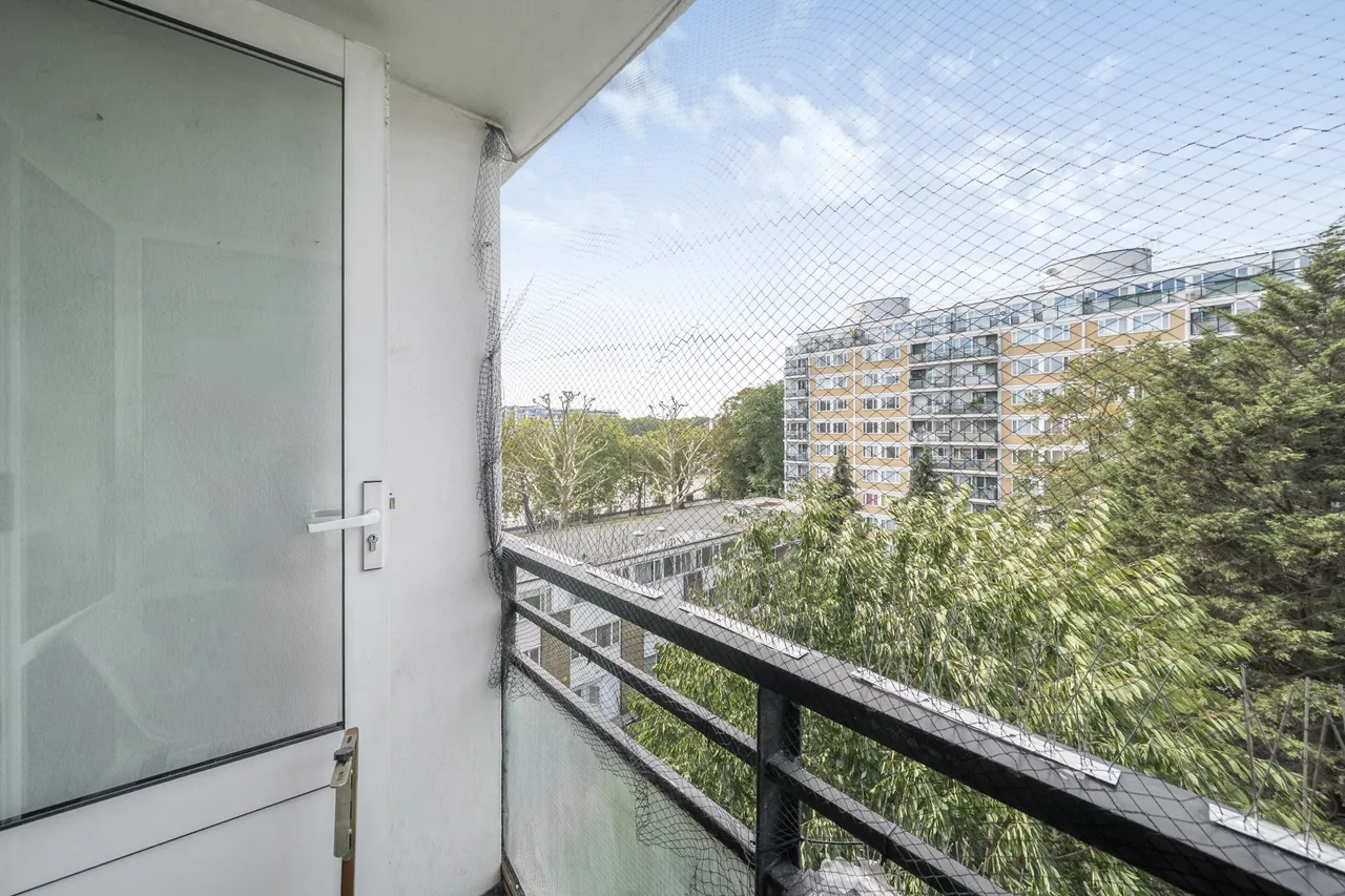 21 Sheraton House, Churchill Gardens, London, photo 9
