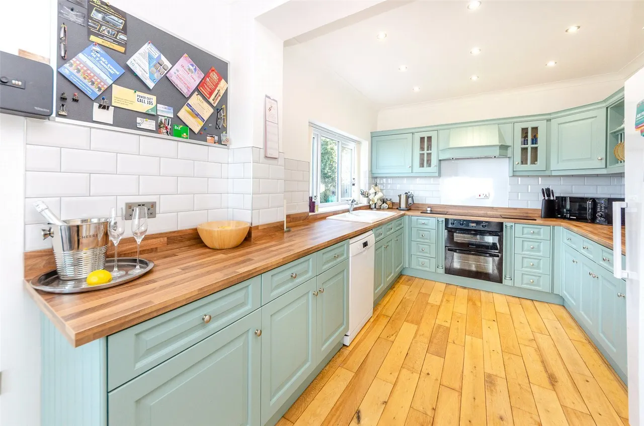 Pen Y Bryn Road, Colwyn Bay, LL29, photo 12