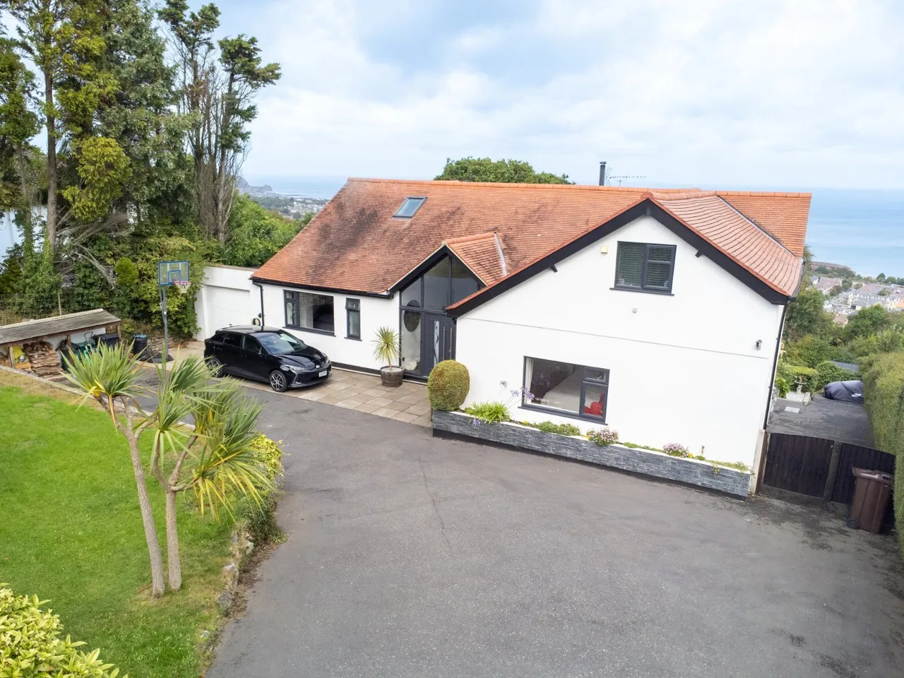 Pen Y Bryn Road, Colwyn Bay, LL29, photo 2