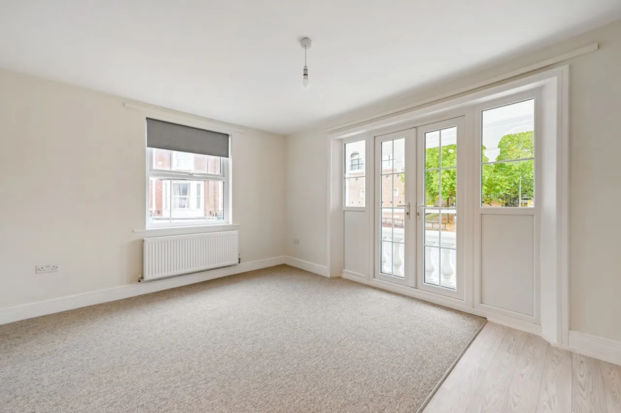 1 bed flat to rent — City House, 16 City Road, Winchester