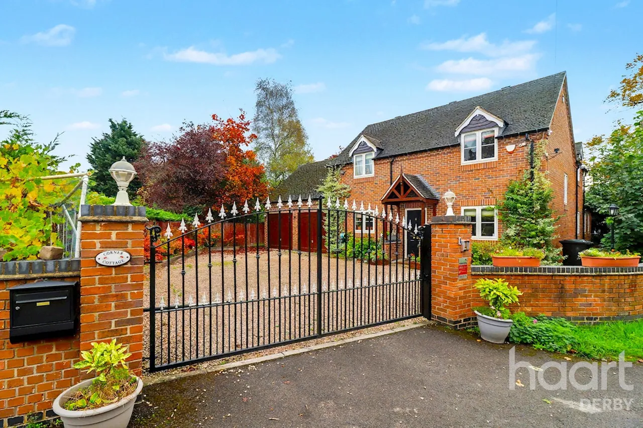 4 bed house for sale, Coplow Lane, Foston, DE65