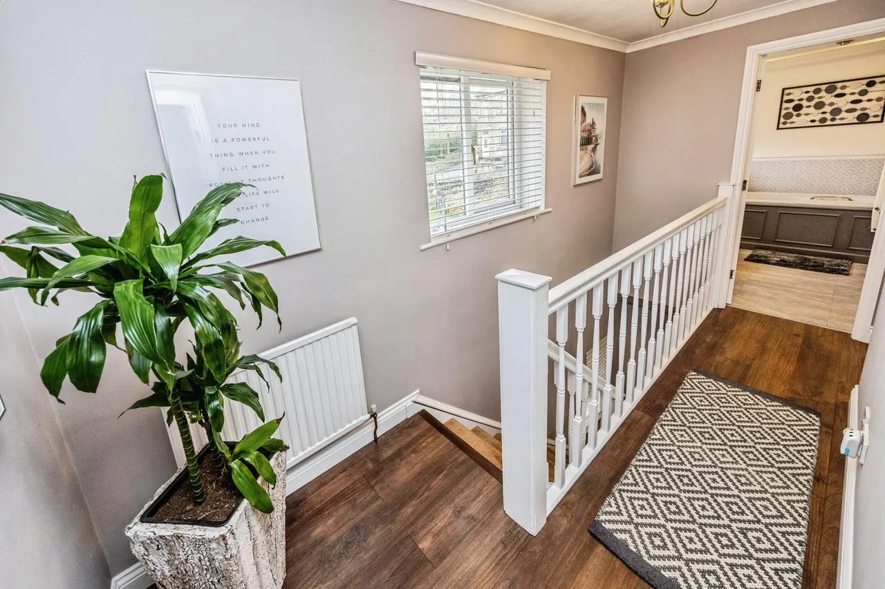 Wakefield Road, Huddersfield, HD8, photo 12