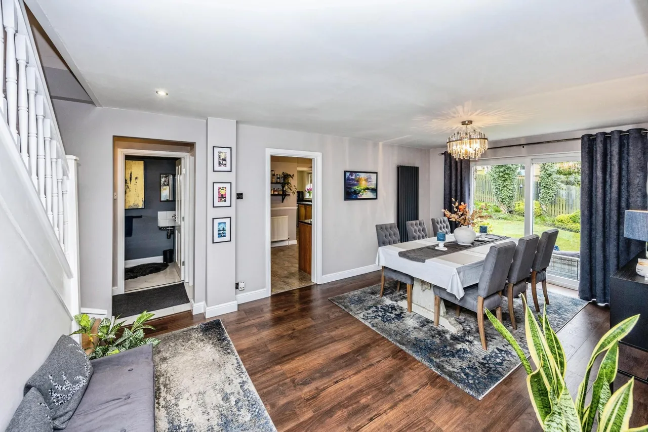 Wakefield Road, Huddersfield, HD8, photo 10
