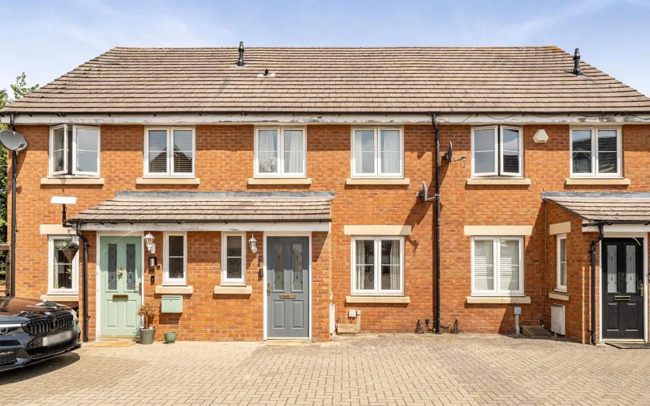 3 bed property for sale — Fox Hedge Way, Sharnbrook, Bedford