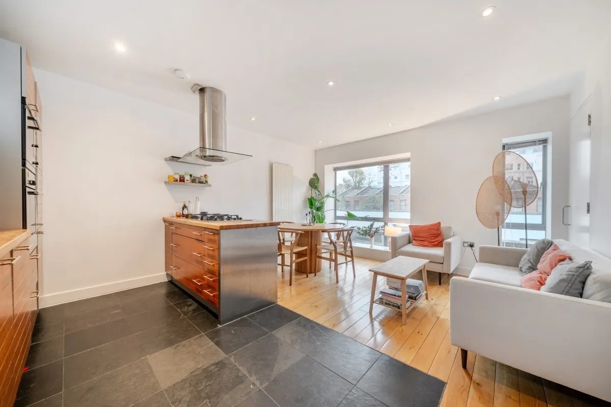 2 bed house to rent — Dunworth Mews London W11
