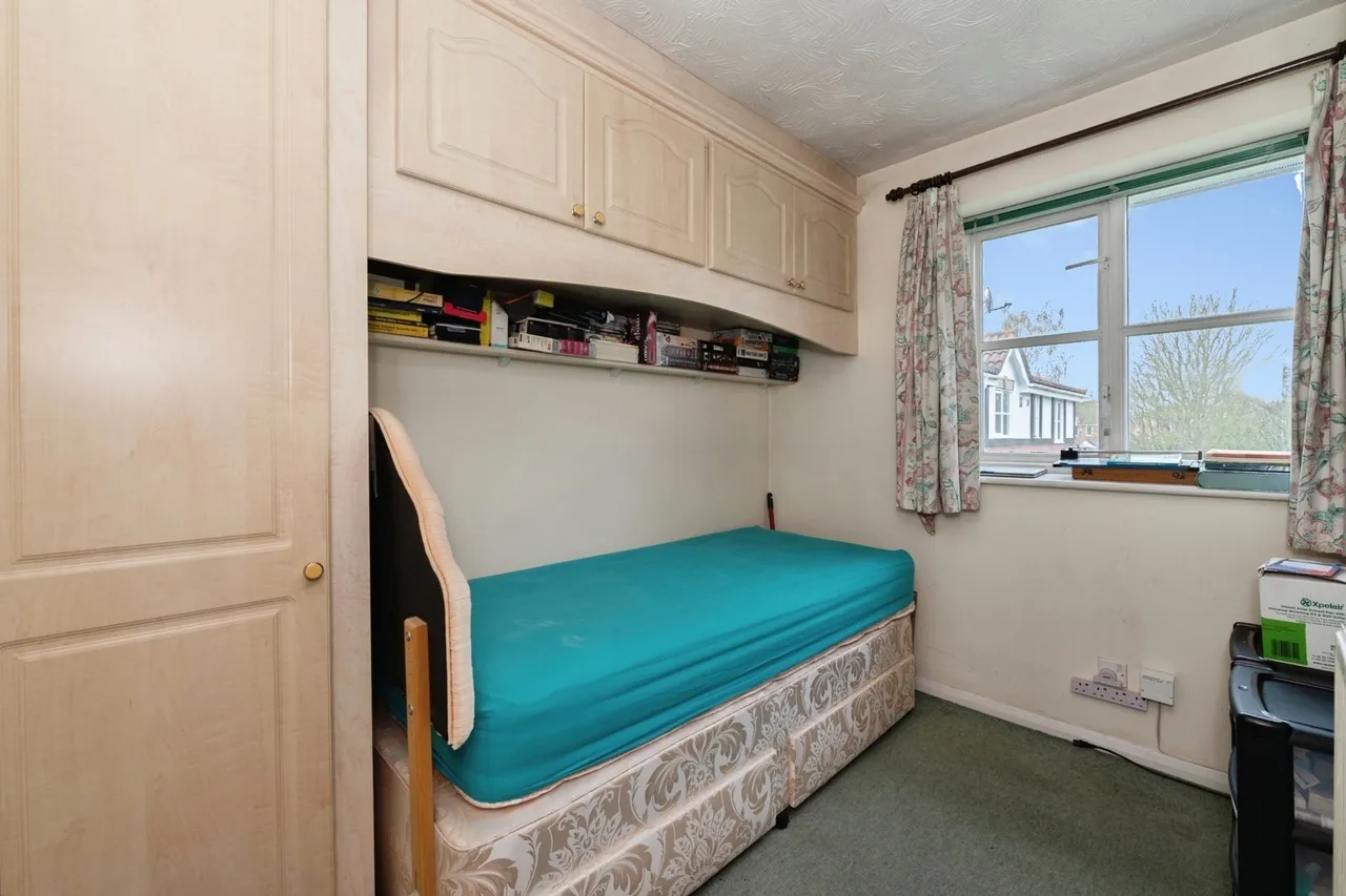 Grifon Road, Chafford Hundred, Grays, Essex, RM16, photo 7