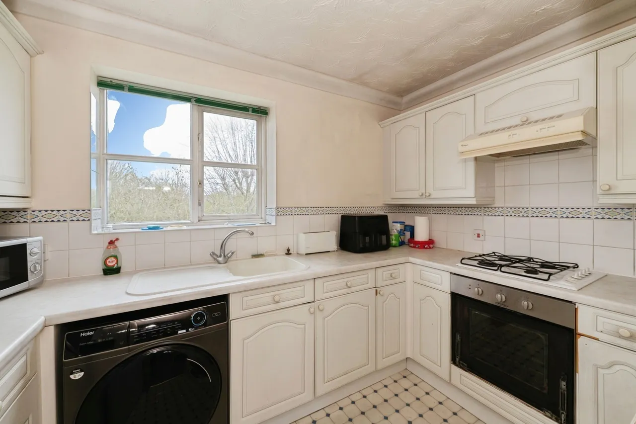 Grifon Road, Chafford Hundred, Grays, Essex, RM16, photo 4