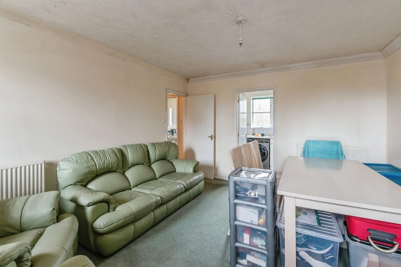 Grifon Road, Chafford Hundred, Grays, Essex, RM16, photo 3