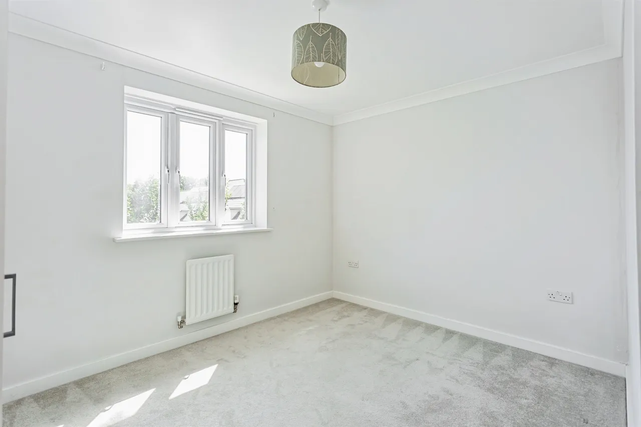 Goldfinch Road, Burgess Hill, photo 8