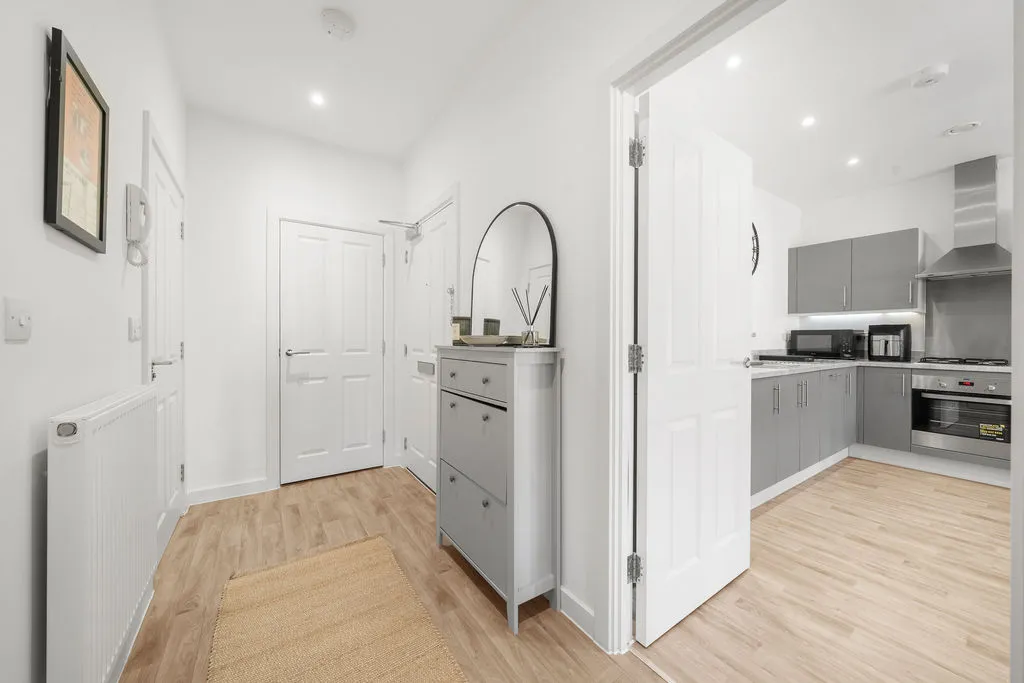 Bell Farm Way Hersham, Walton-On-Thames KT12 5BQ, photo 13