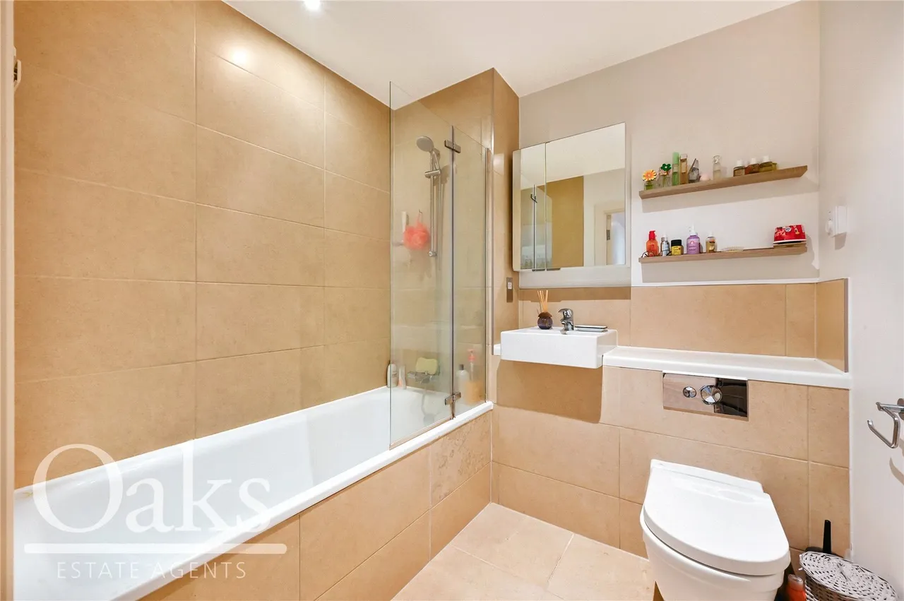 Streatham High Road, Streatham, SW16, photo 6