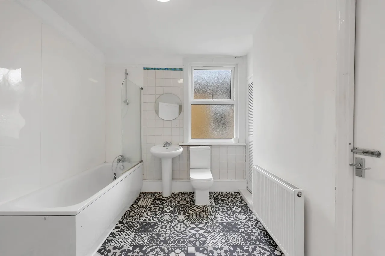 Northbank Road, London, E17, photo 9