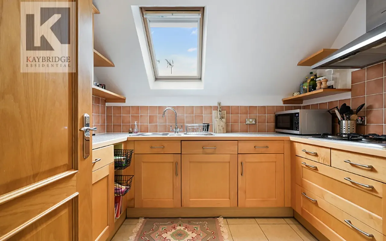 High Street, Ewell, KT17, photo 4