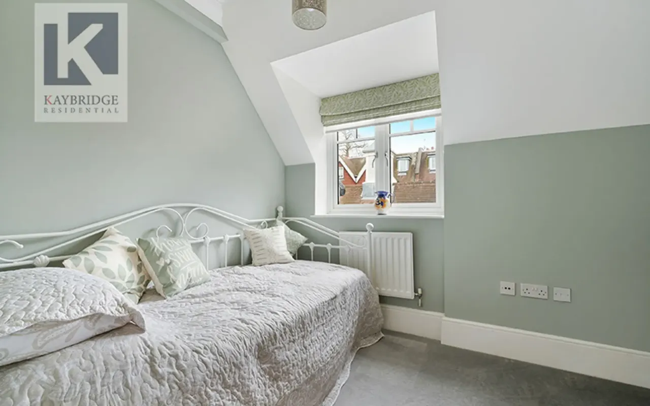 High Street, Ewell, KT17, photo 11