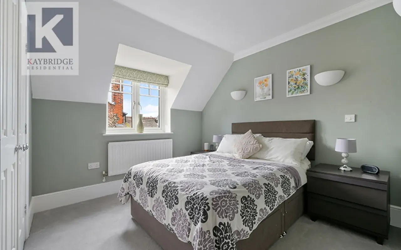 High Street, Ewell, KT17, photo 8