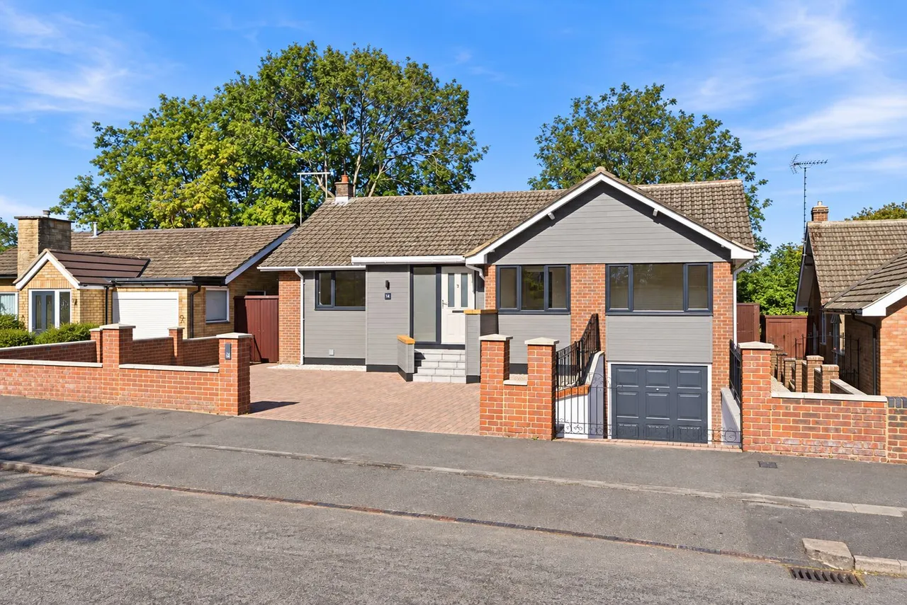 4 bed house for sale, Furness Avenue, Dunstable, LU6