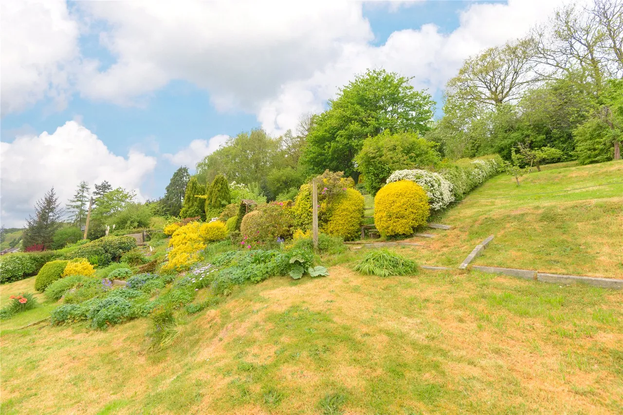 Crescent Gardens, Newtown, Powys, SY16 2HQ, photo 13