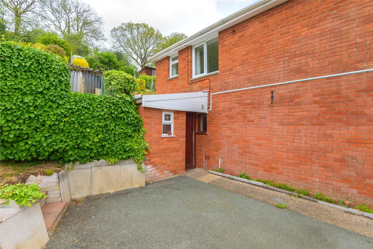 Crescent Gardens, Newtown, Powys, SY16 2HQ, photo 37