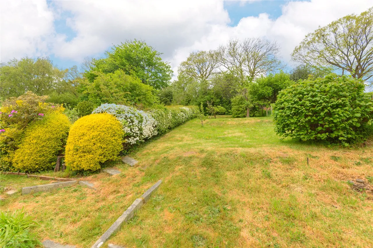 Crescent Gardens, Newtown, Powys, SY16 2HQ, photo 36