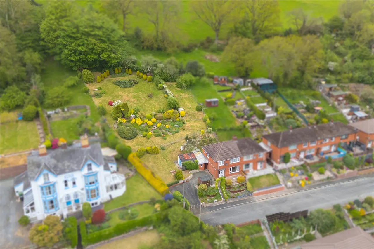 Crescent Gardens, Newtown, Powys, SY16 2HQ, photo 40